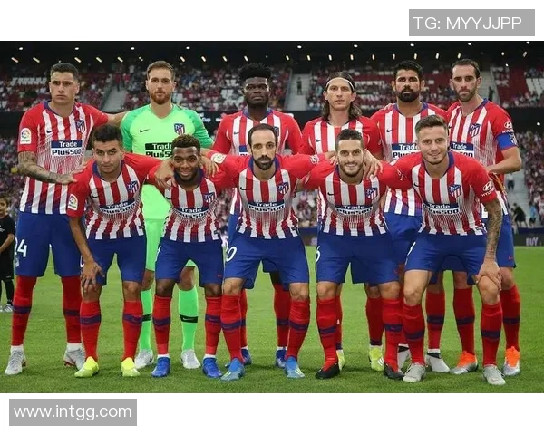 友谊赛精彩回顾：那不勒斯与切尔西1比1平局引发全场热烈反响