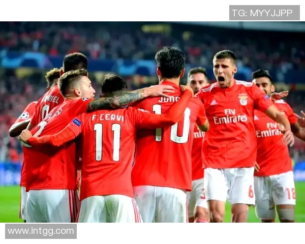 本菲卡逆转里昂精彩瞬间回顾欧冠赛场激情四溢